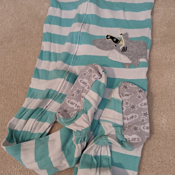 3/$15 Set of 2 Size 24 months Sleeper and Onesie - Picture 5 of 16